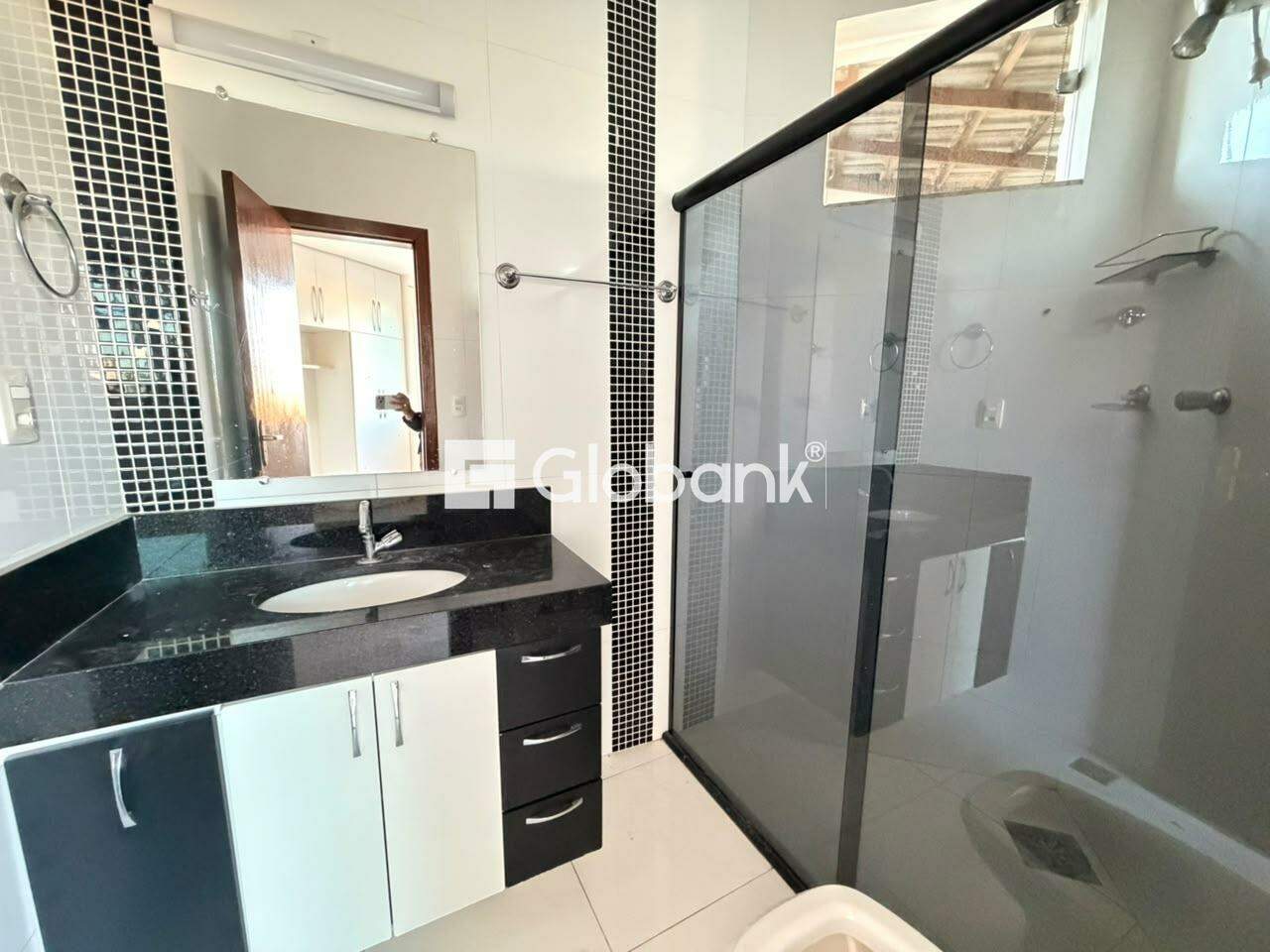 Casa 4 quartos para aluguel Barcelona Park 160m² Montes Claros MG: