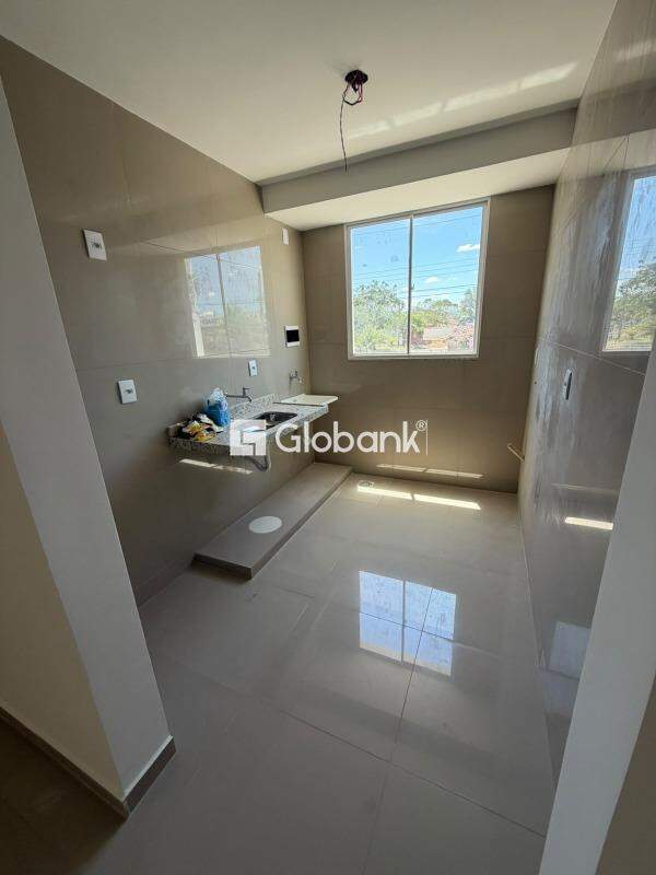 Apartamento 2 quartos para aluguel Universitário 50m² Montes Claros MG: 