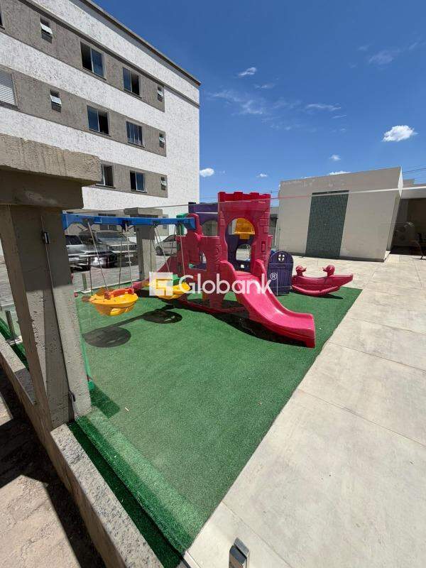 Apartamento 2 quartos para aluguel Universitário 50m² Montes Claros MG: 