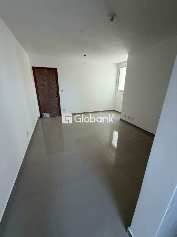 Apartamento 2 quartos para aluguel Universitário 50m² Montes Claros MG: 