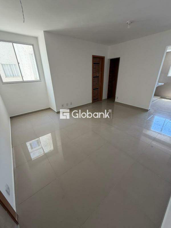Apartamento 2 quartos para aluguel Universitário 50m² Montes Claros MG: 