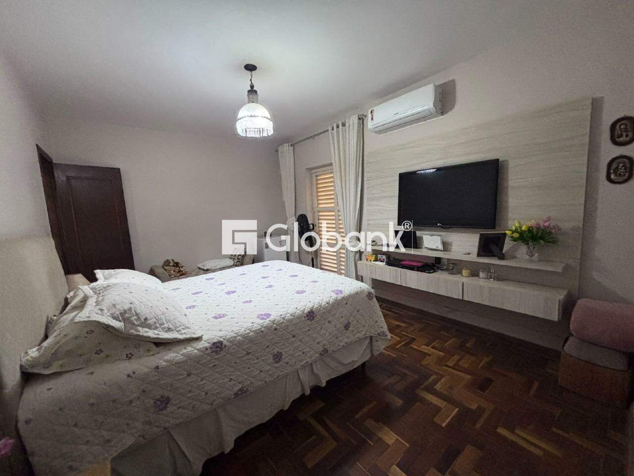 Casa 4 quartos à venda Todos os Santos 350m² Montes Claros MG: