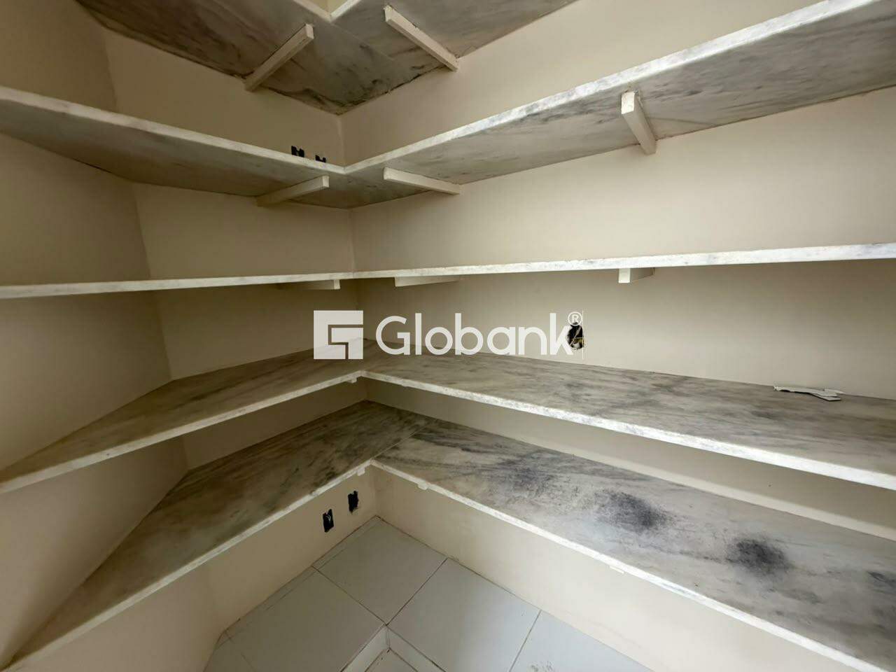 Casa 6 quartos para aluguel Ibituruna 230m² Montes Claros MG: 