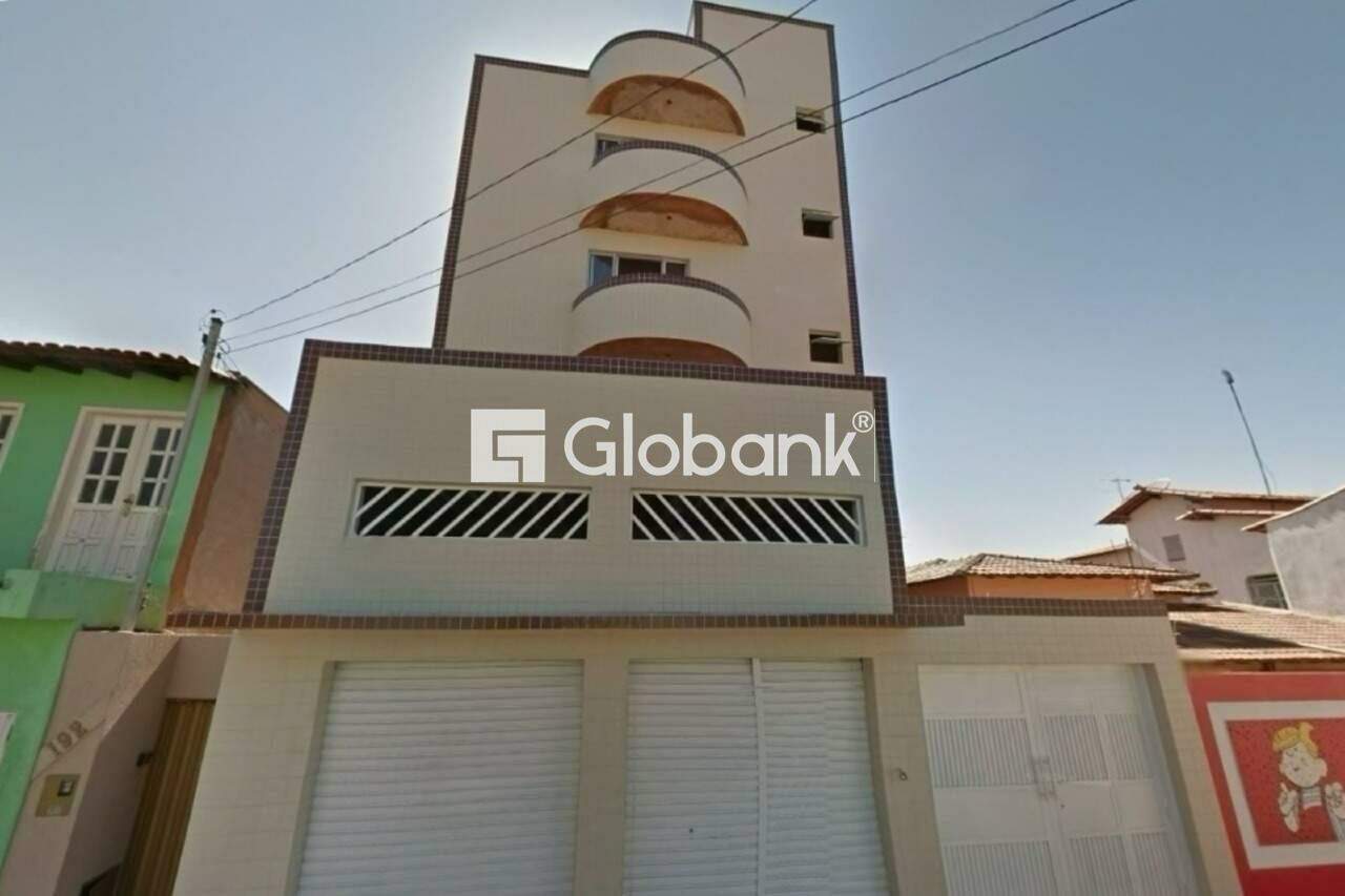 Apartamento 3 quartos para aluguel Major Prates 90m² Montes Claros MG: Fachada