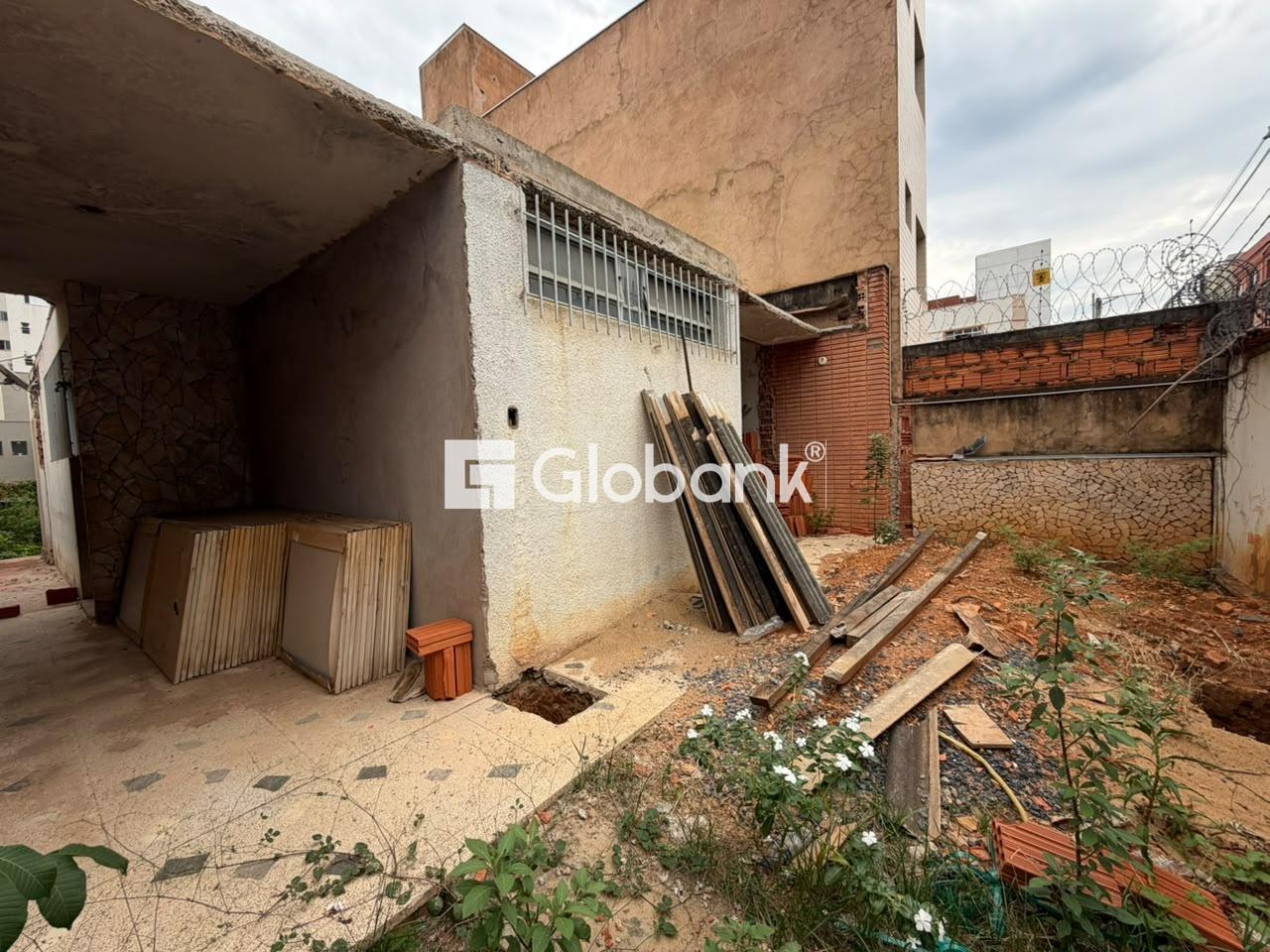 Casa 3 quartos à venda Centro 250m² Montes Claros MG: 