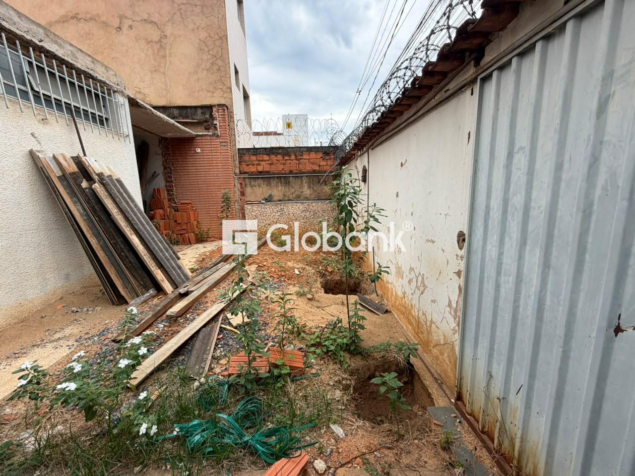 Casa 3 quartos à venda Centro 250m² Montes Claros MG: