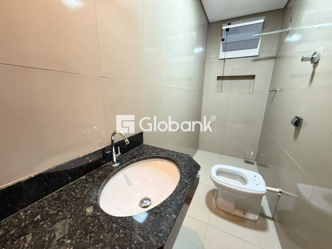 Casa 3 quartos para aluguel Dona Gregória 80m² Montes Claros MG: