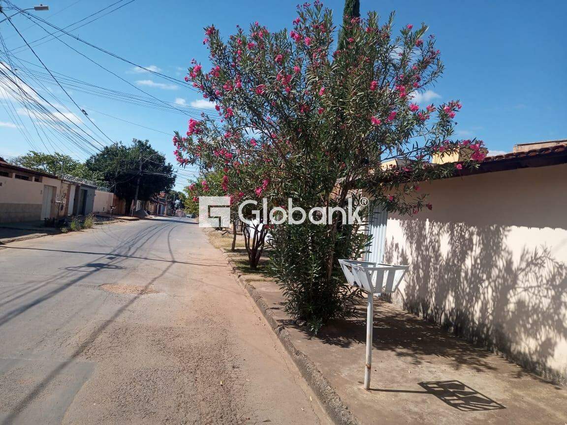 Casa 4 quartos à venda Maracanã 150m² Montes Claros MG: 