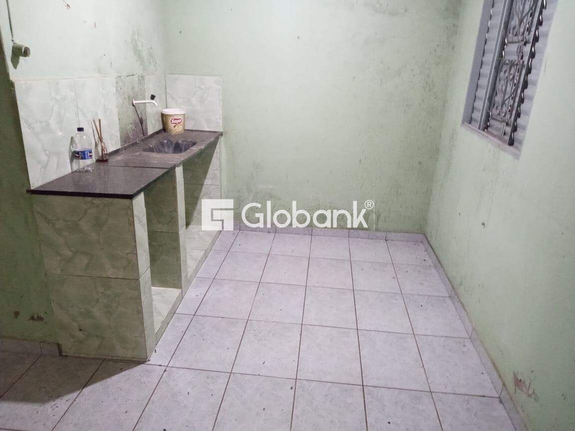 Casa 4 quartos à venda Maracanã 150m² Montes Claros MG: 