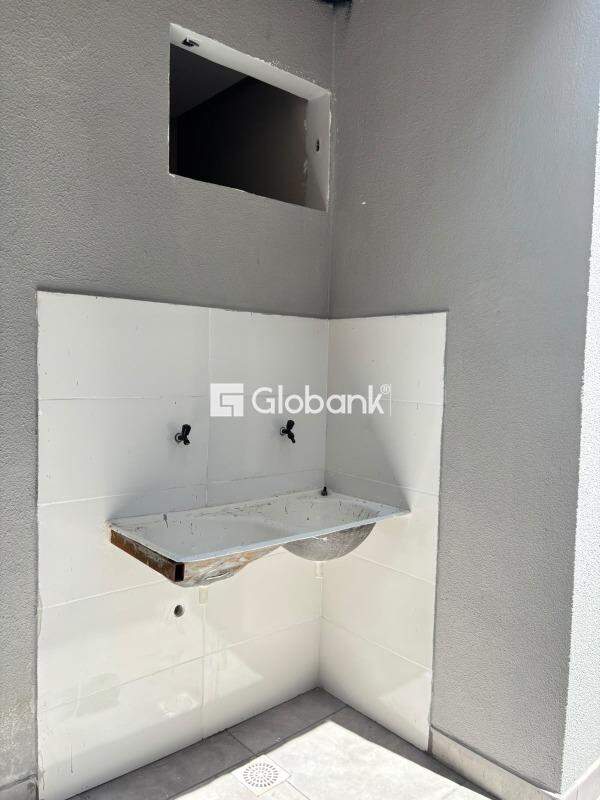 Casa 3 quartos à venda Jardim Olímpico 62m² Montes Claros MG: 