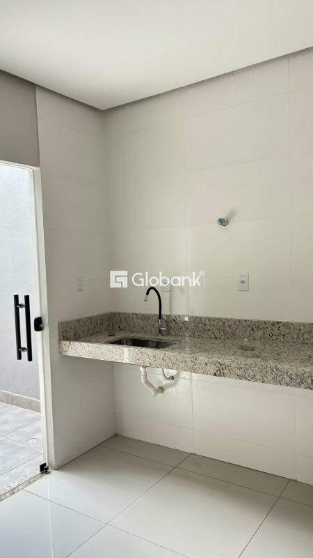Casa 3 quartos à venda Jardim Olímpico 62m² Montes Claros MG: 