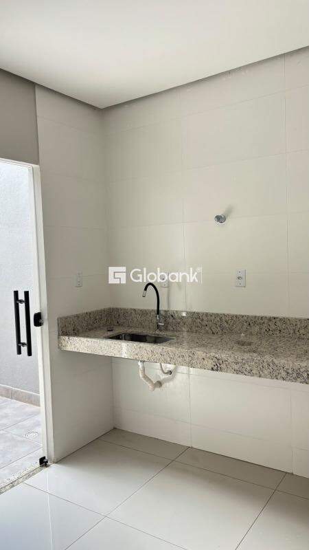 Casa 3 quartos à venda Jardim Olímpico 62m² Montes Claros MG: 