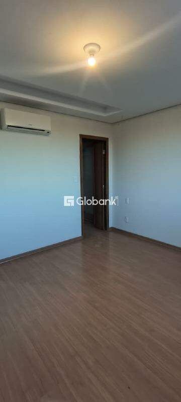 Casa 4 quartos à venda Alcides Rabelo 136,5m² Montes Claros MG: 