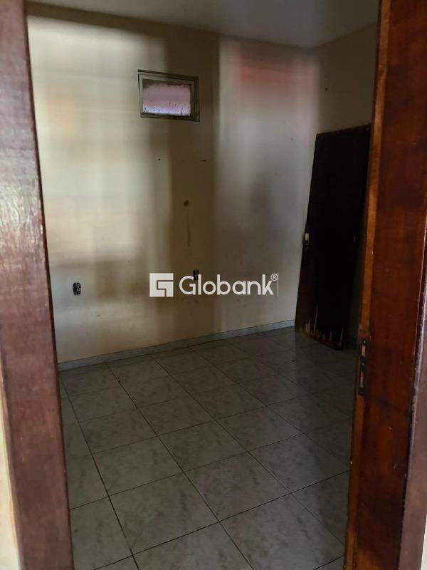 Casa 5 quartos à venda Alto São João 100m² Montes Claros MG: