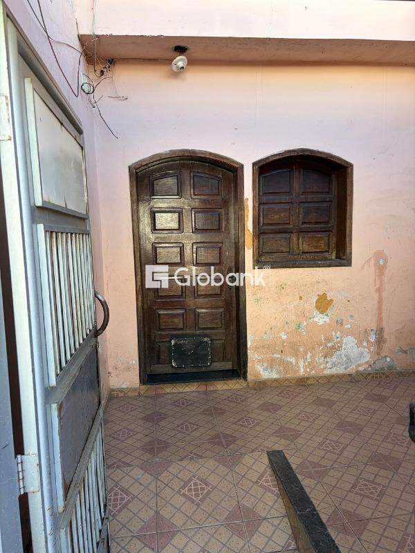 Casa 5 quartos à venda Alto São João 100m² Montes Claros MG: