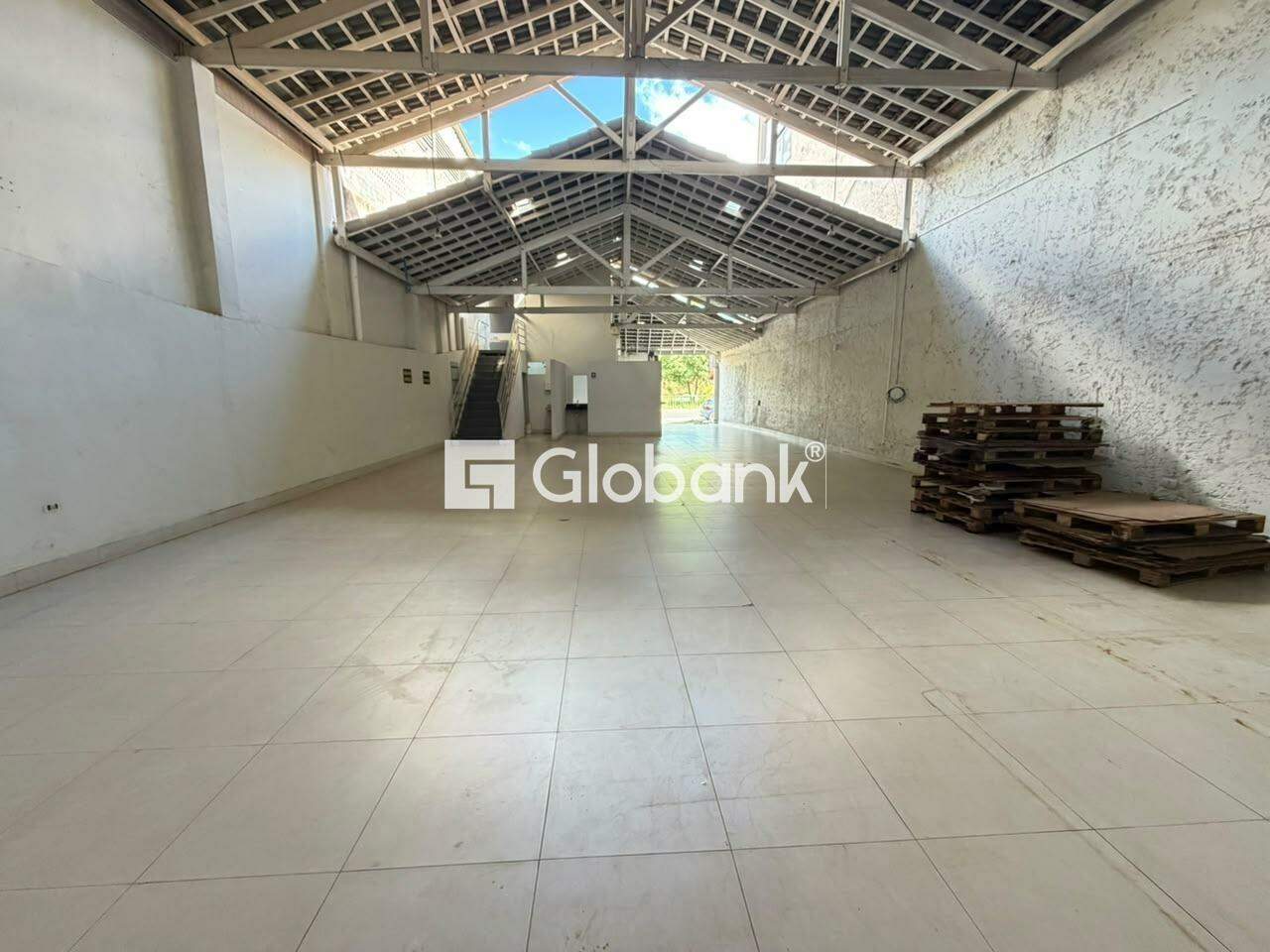 Galpão para aluguel Edgar Pereira 300m² Montes Claros MG: 
