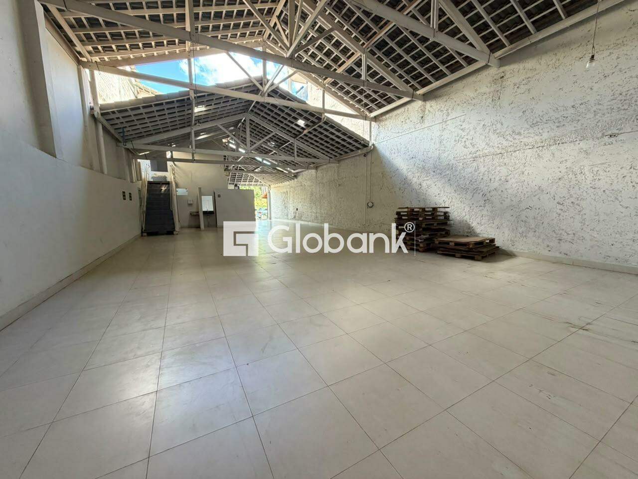 Galpão para aluguel Edgar Pereira 300m² Montes Claros MG: 