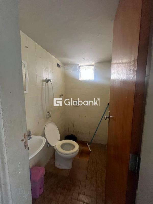 Casa 3 quartos à venda Conjunto Residencial JK 243m² Montes Claros MG: