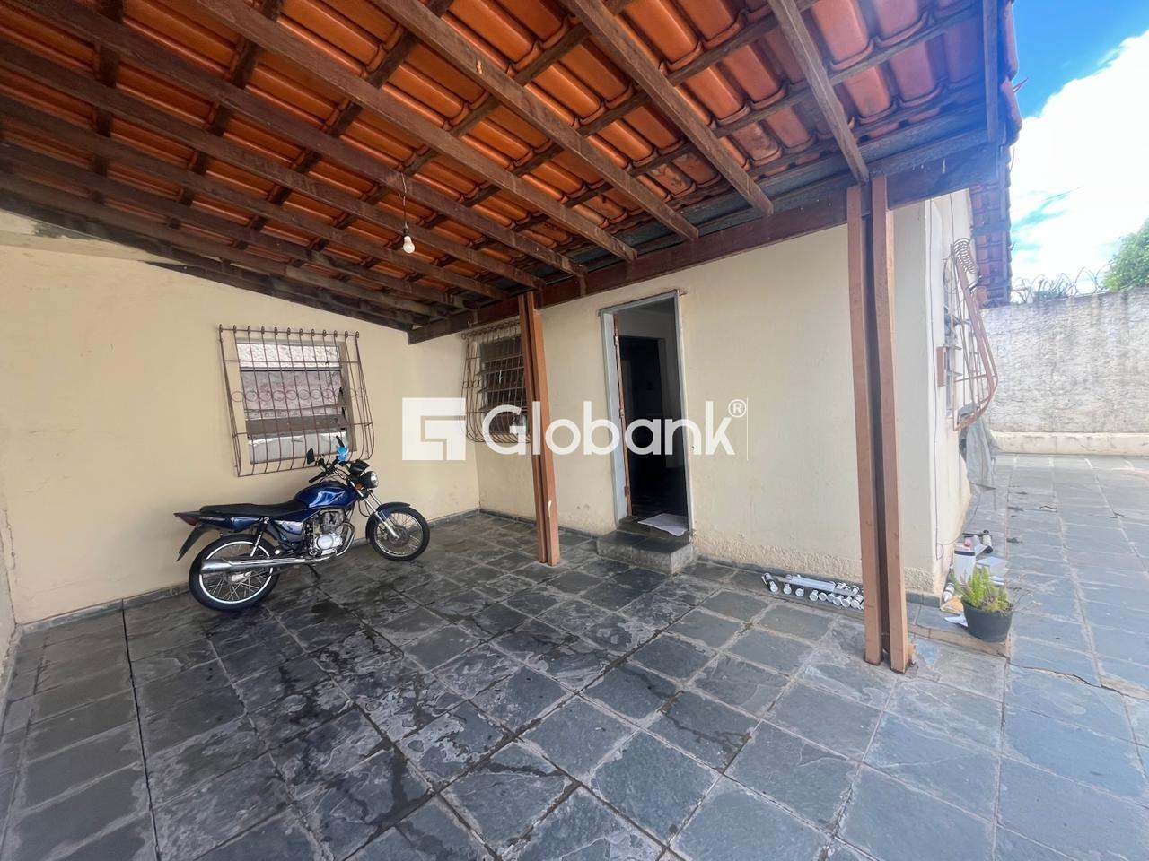 Casa 3 quartos à venda Conjunto Residencial JK 243m² Montes Claros MG: