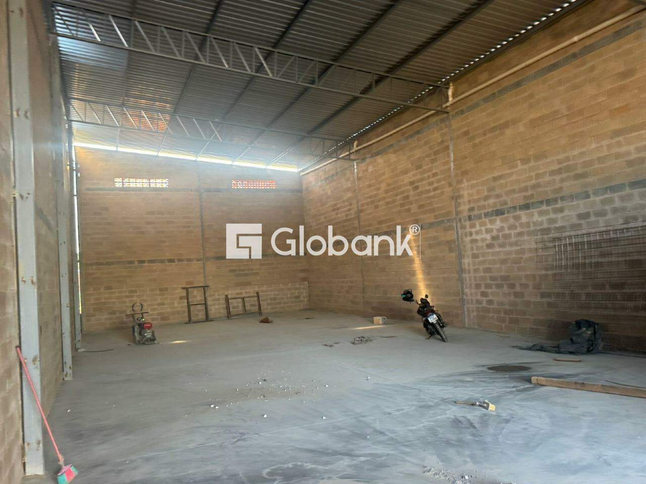 Galpão para aluguel Interlagos 300m² Montes Claros MG: 