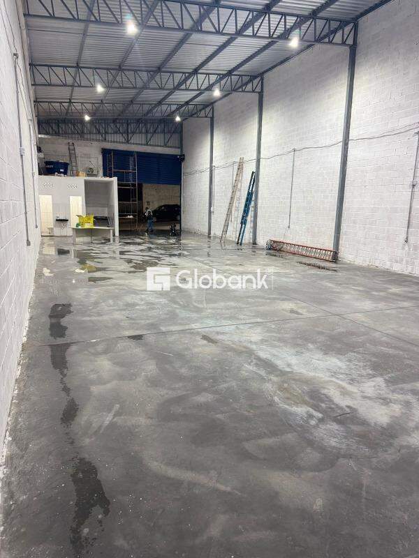 Galpão para aluguel Interlagos 300m² Montes Claros MG: 