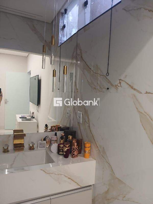 Casa 6 quartos à venda Nossa Senhora das Graças 400m² Montes Claros MG: