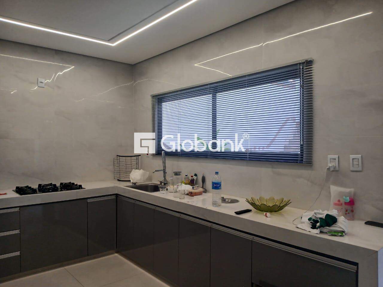 Casa 6 quartos à venda Nossa Senhora das Graças 400m² Montes Claros MG: