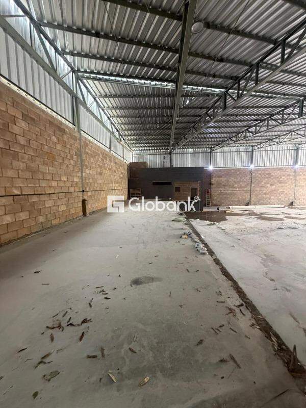 Galpão para aluguel Renascença 640m² Montes Claros MG: