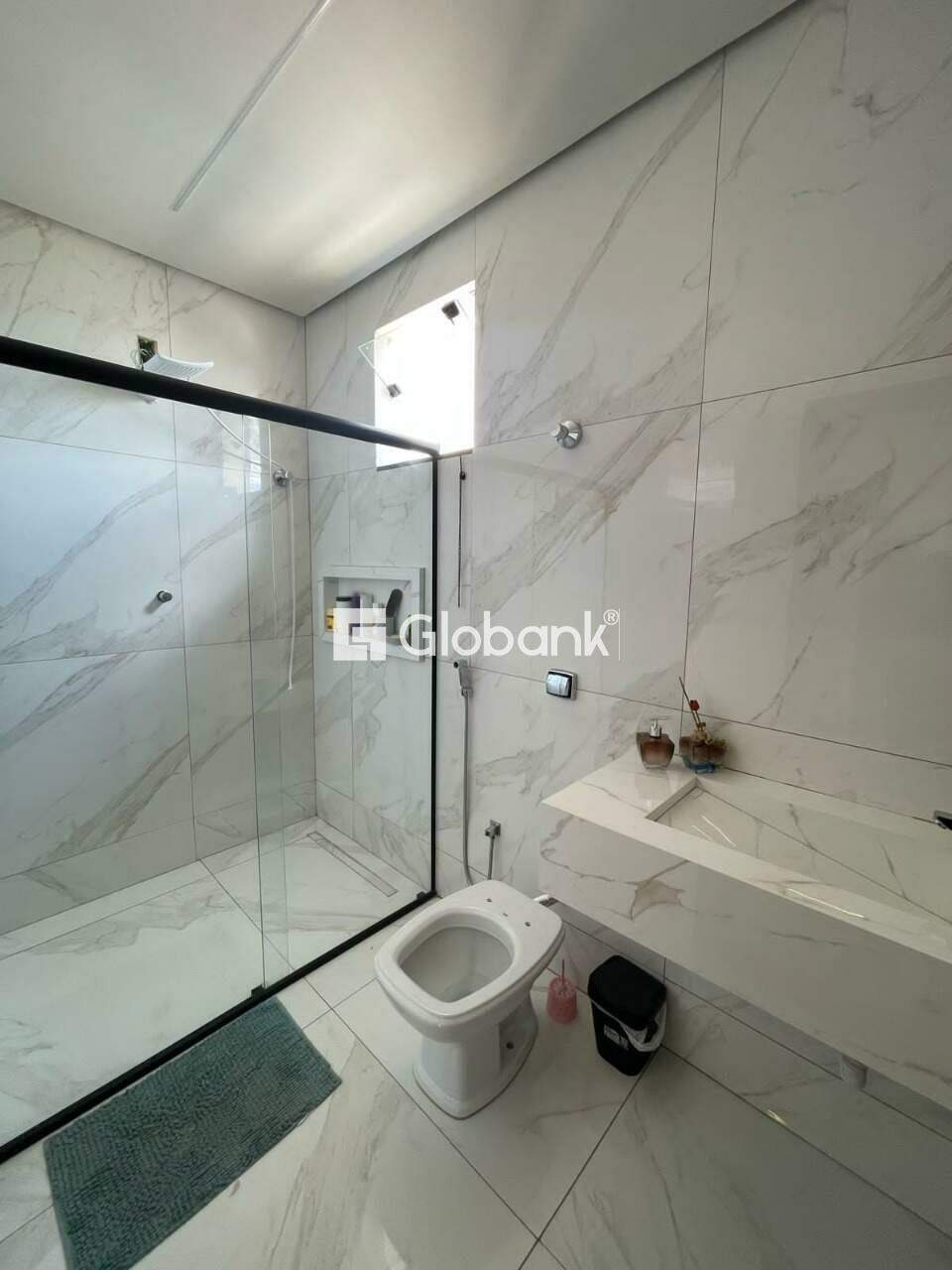 Casa 4 quartos à venda Todos os Santos 276m² Montes Claros MG: Banheiro