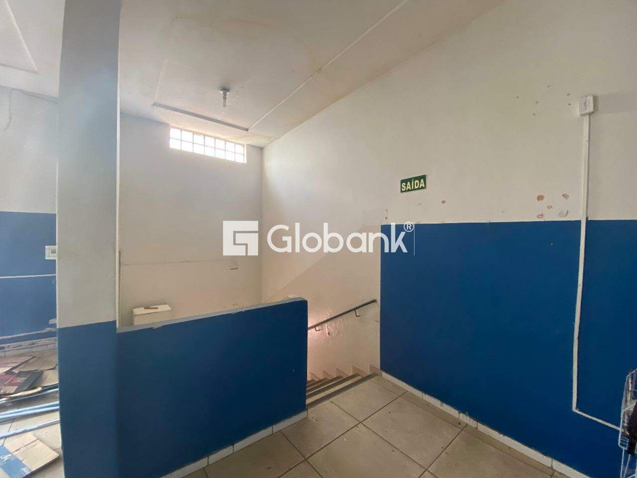 Loja 1 quarto para aluguel Major Prates 360m² Montes Claros MG: 