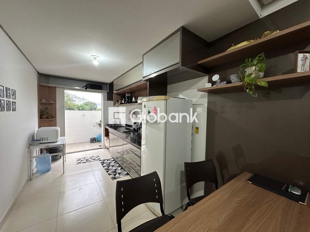 Apartamento 2 quartos à venda Todos os Santos 75m² Montes Claros MG: Cozinha com saida pra varanda