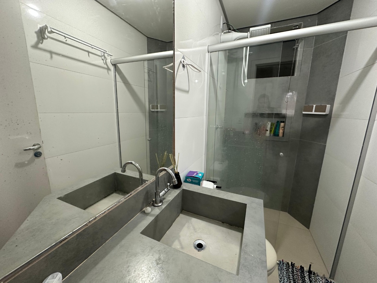 Apartamento 2 quartos para aluguel Todos os Santos 75m² Montes Claros MG: Banho