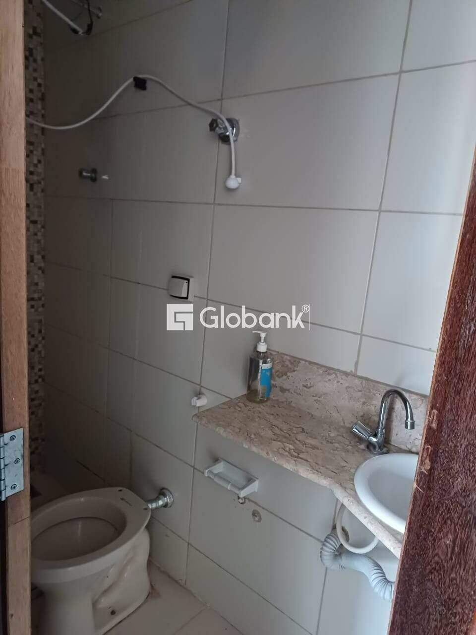 Casa 3 quartos para aluguel Independência 70m² Montes Claros MG: Banheiro social