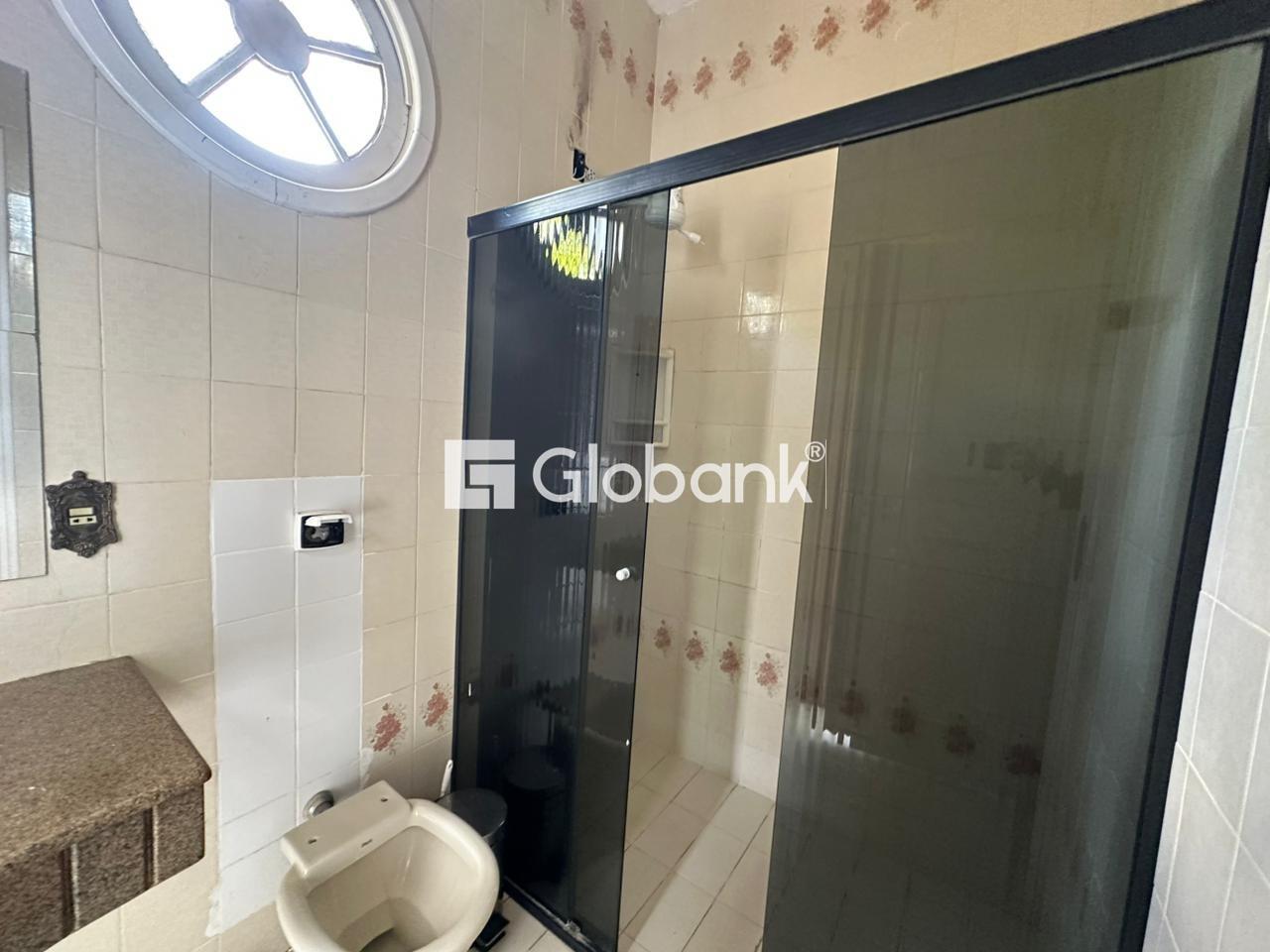 Casa 3 quartos para aluguel Jardim Panorama 250m² Montes Claros MG: Banheiro social