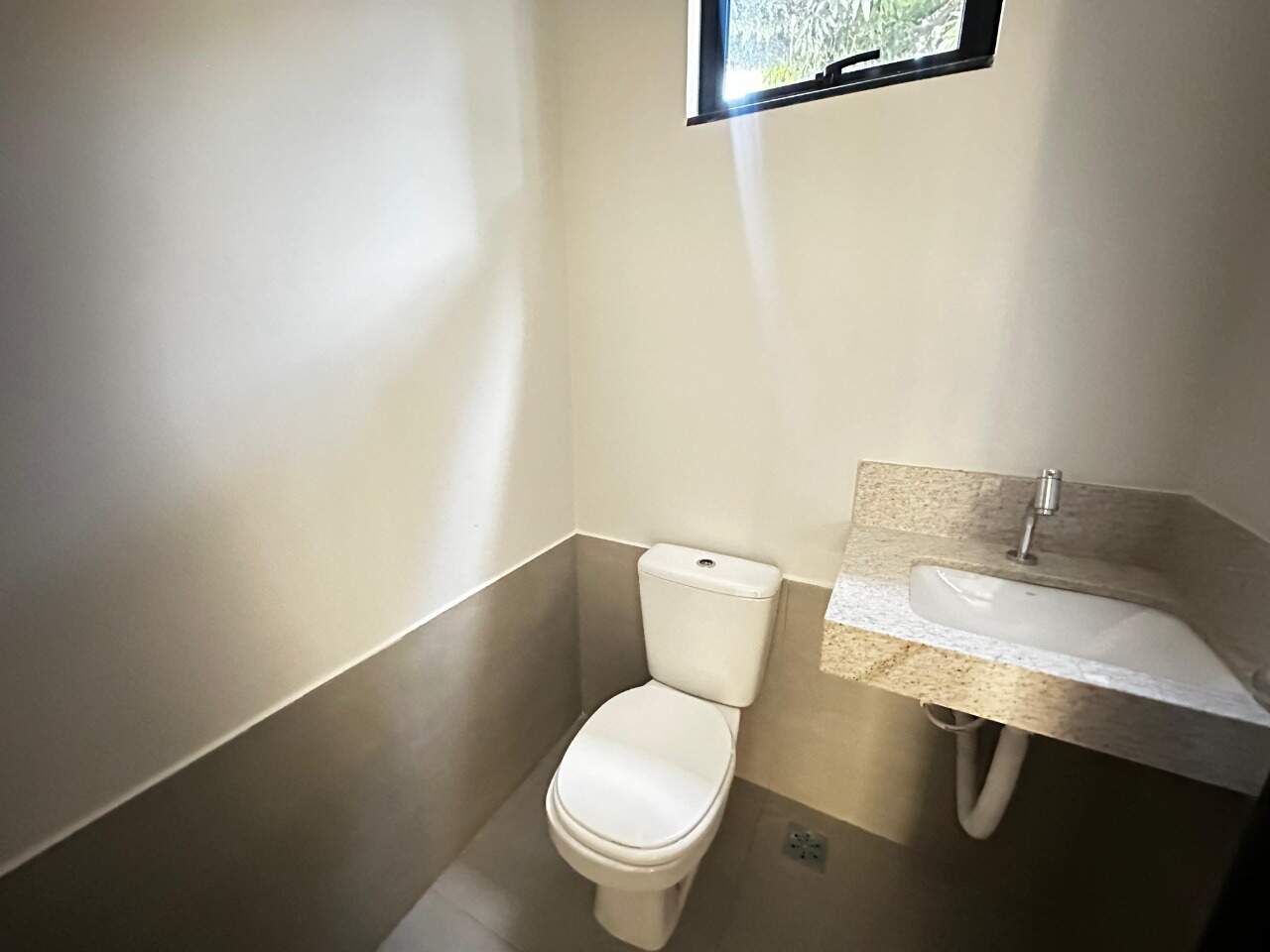 Loja 1 quarto para aluguel Jardim São Luiz 250m² Montes Claros MG: Banheiro Social