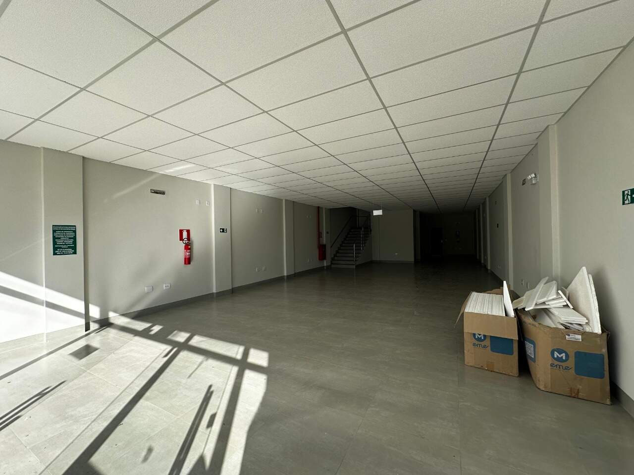 Loja 1 quarto para aluguel Jardim São Luiz 250m² Montes Claros MG: Sala