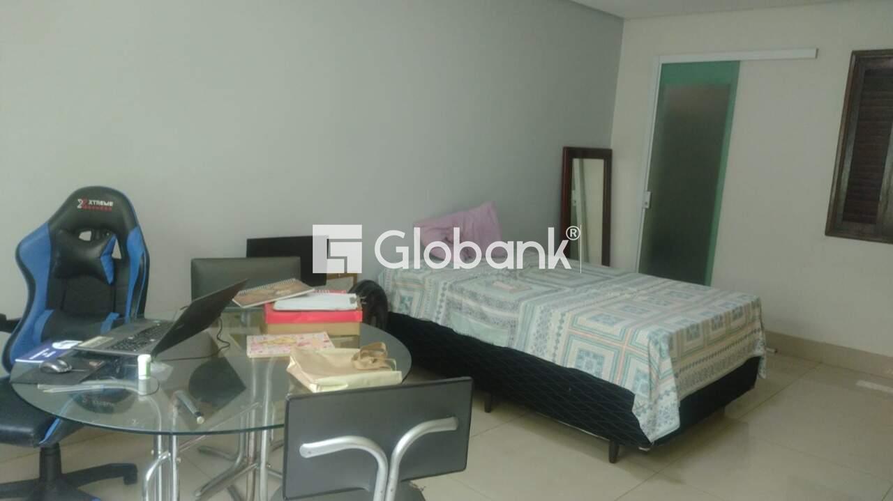 Casa 4 quartos para aluguel Jardim São Luiz 0m² Montes Claros MG: Quarto