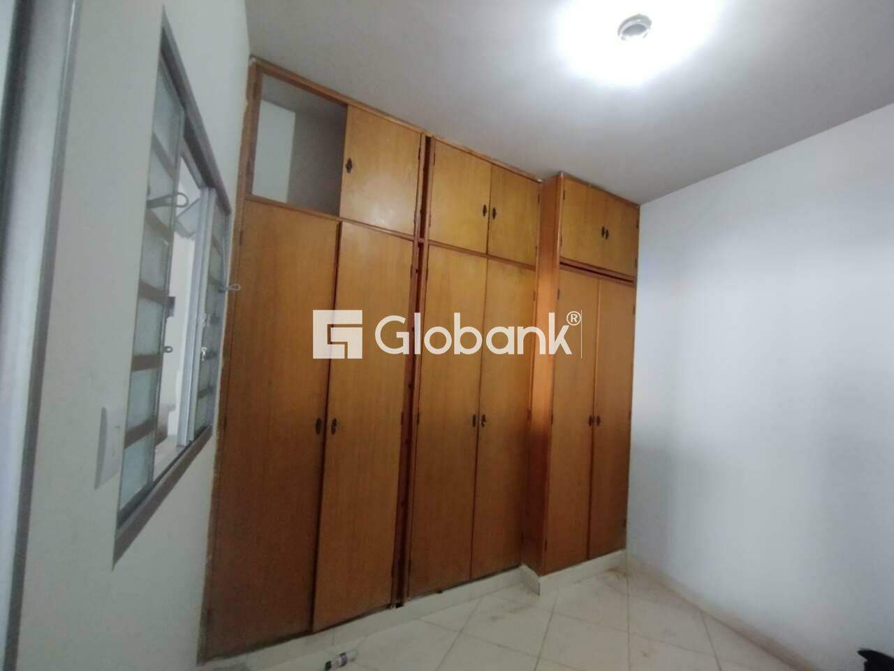 Casa 4 quartos para aluguel Centro 220m² Montes Claros MG: Quarto