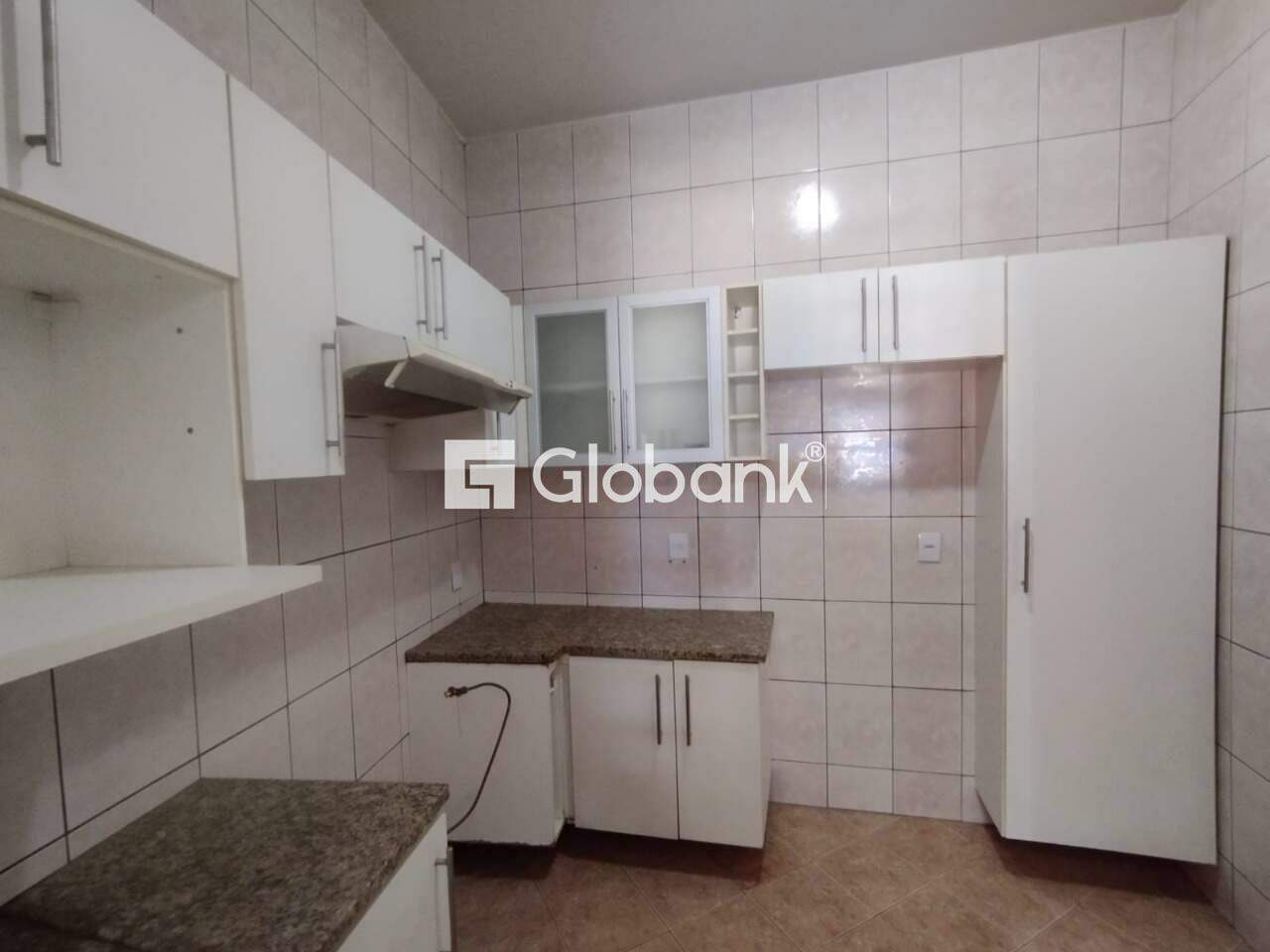 Casa 4 quartos para aluguel Centro 220m² Montes Claros MG: Cozinha