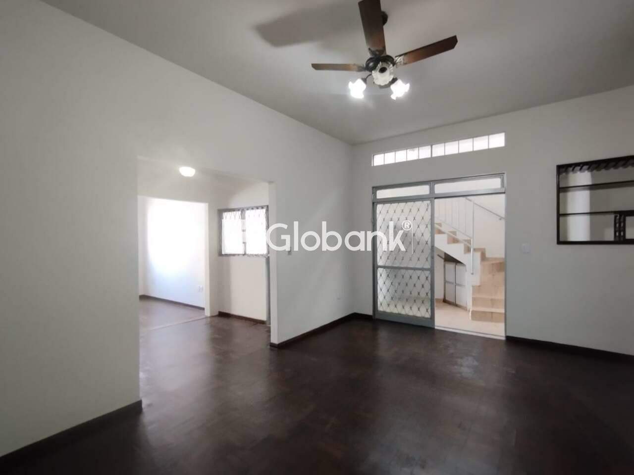 Casa 4 quartos para aluguel Centro 220m² Montes Claros MG: Sala