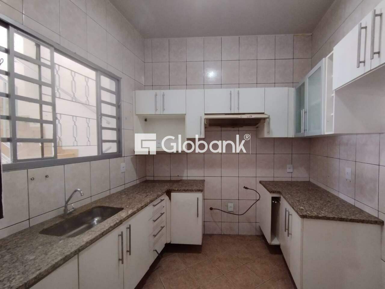 Casa 4 quartos para aluguel Centro 220m² Montes Claros MG: Cozinha