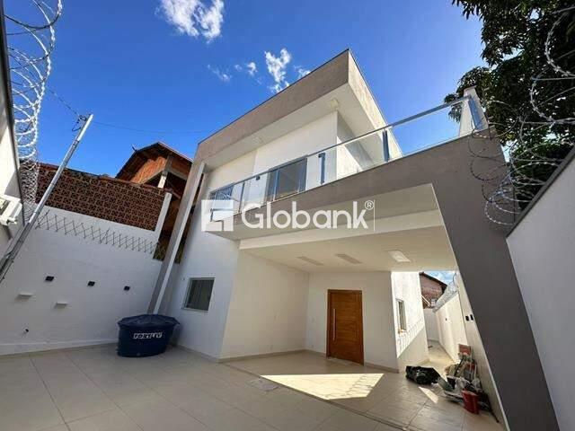Casa 4 quartos à venda Vila Guilhermina 150m² Montes Claros MG: 4 vagas garagens | Foto_migracao | 12
