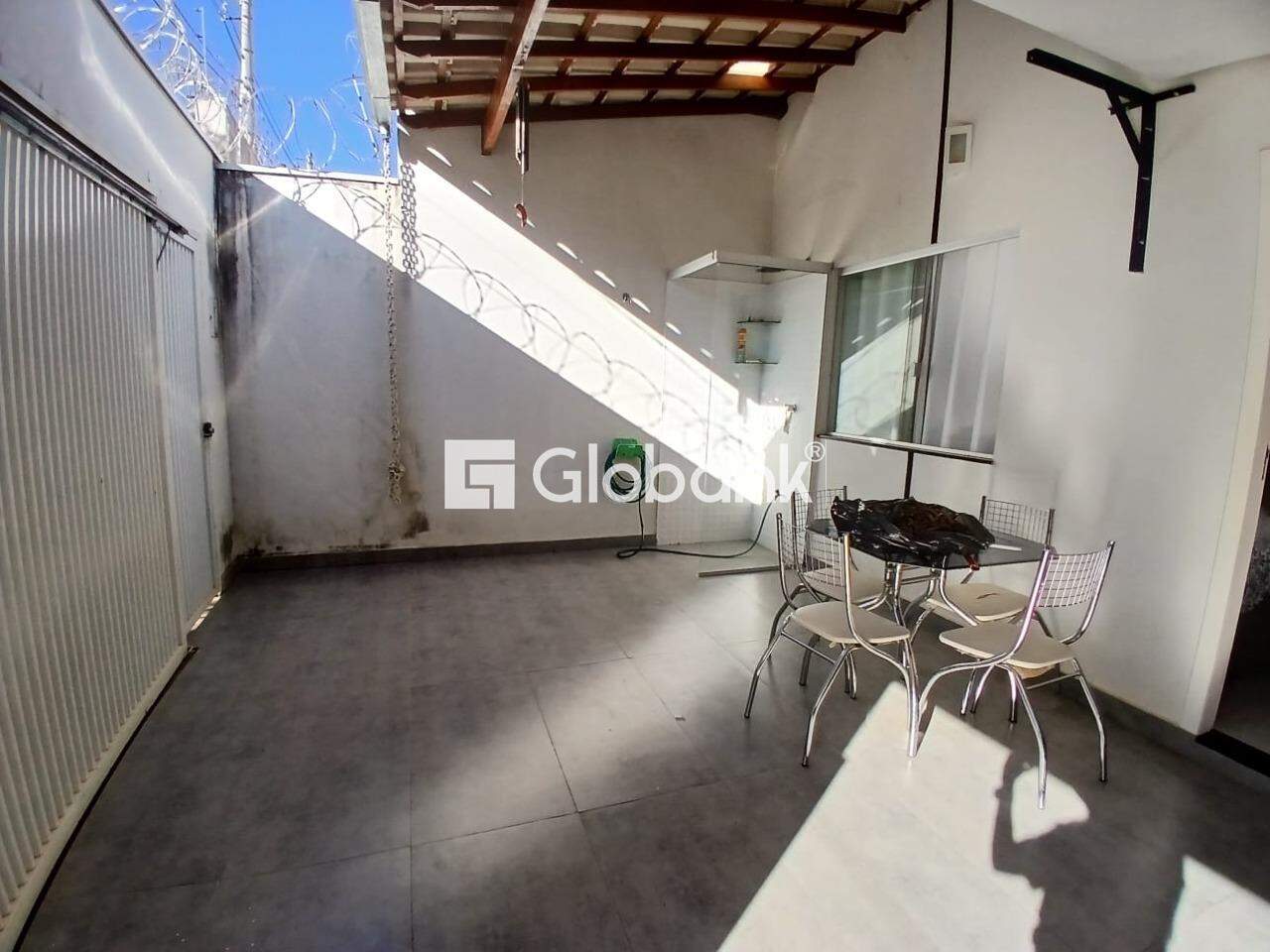 Casa 2 quartos à venda Ibituruna 110m² Montes Claros MG: