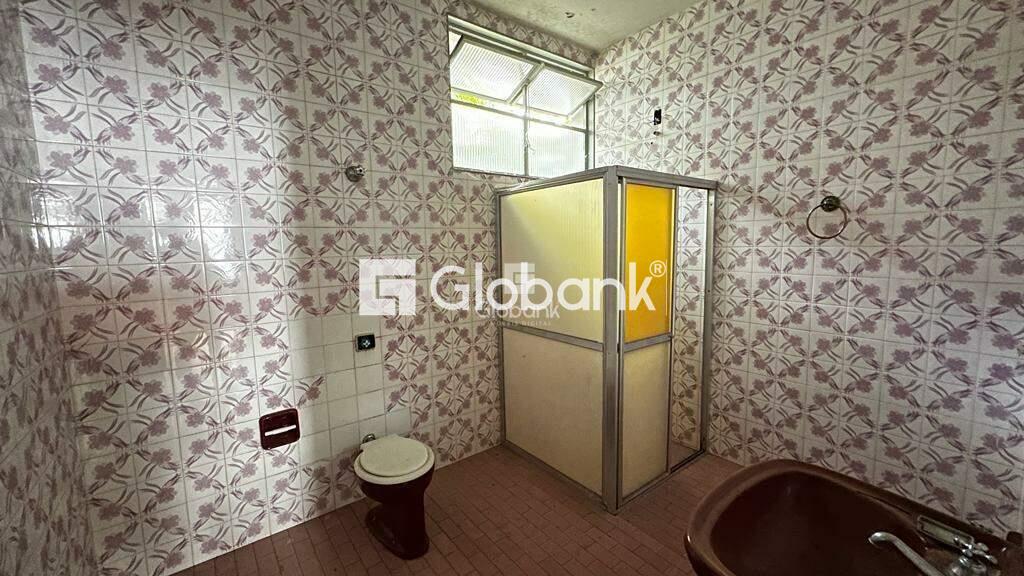 Casa 3 quartos à venda Melo 270m² Montes Claros MG: Banheiro | Foto_migracao | 12