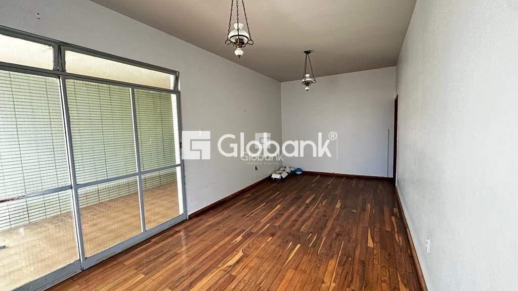 Casa 3 quartos à venda Melo 270m² Montes Claros MG: Sala | Foto_migracao | 2