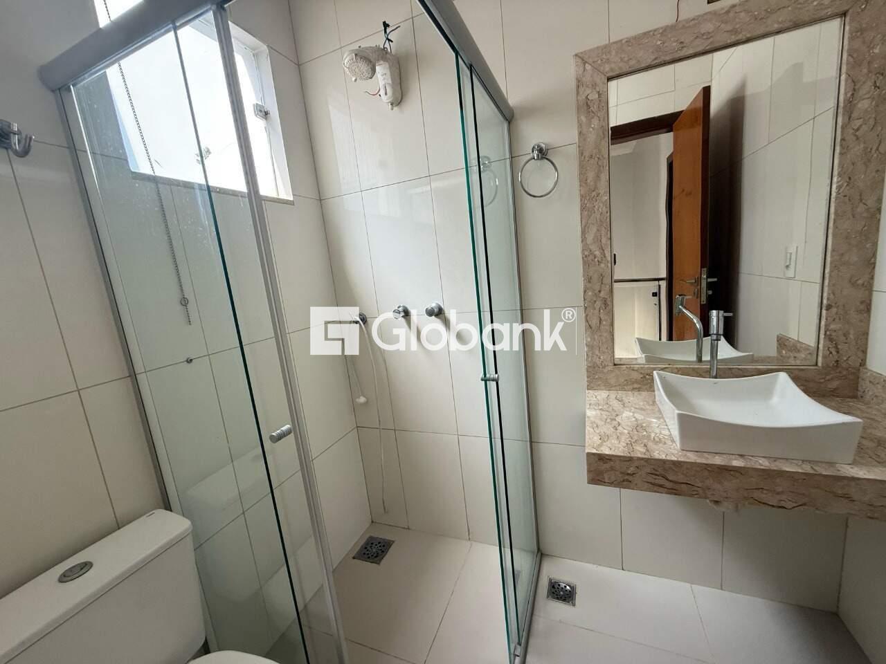 Casa 3 quartos à venda Vila Mauricéia 180m² Montes Claros MG: Banheiro social