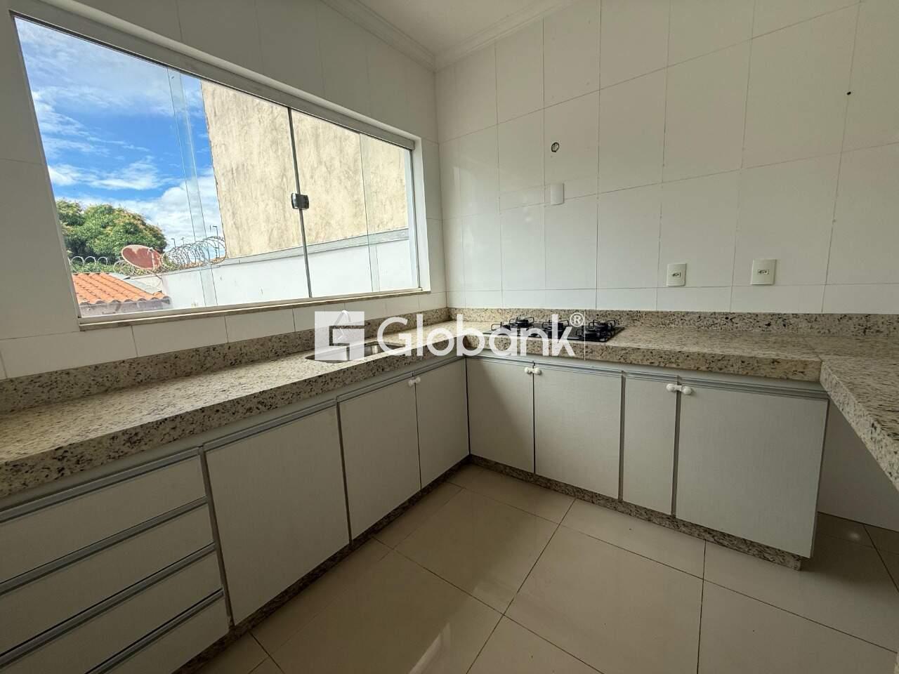 Casa 3 quartos à venda Vila Mauricéia 180m² Montes Claros MG: Cozinha