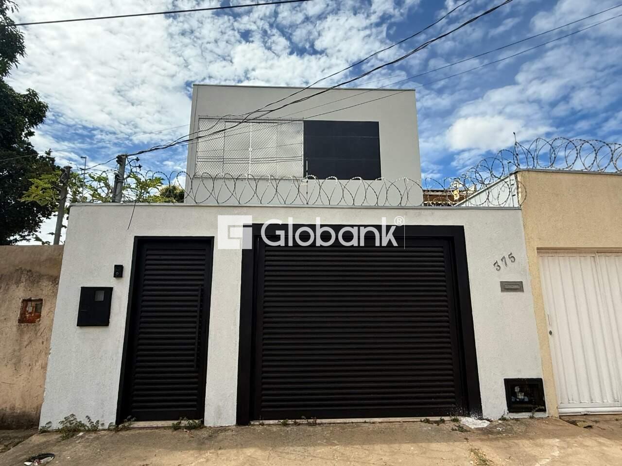 Casa 3 quartos à venda Vila Mauricéia 180m² Montes Claros MG: Fachada