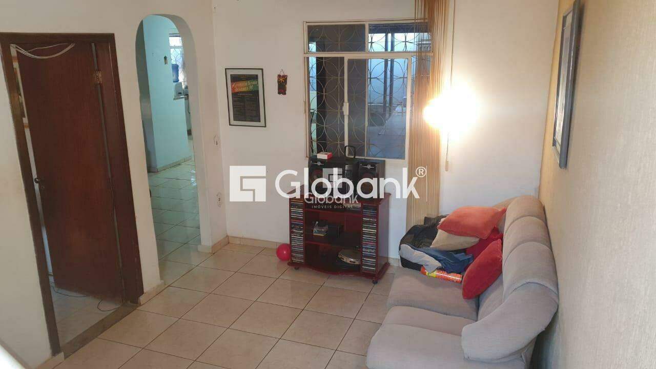 Casa 5 quartos à venda Morada do Parque 250m² Montes Claros MG: Sala | Foto_migracao | 7