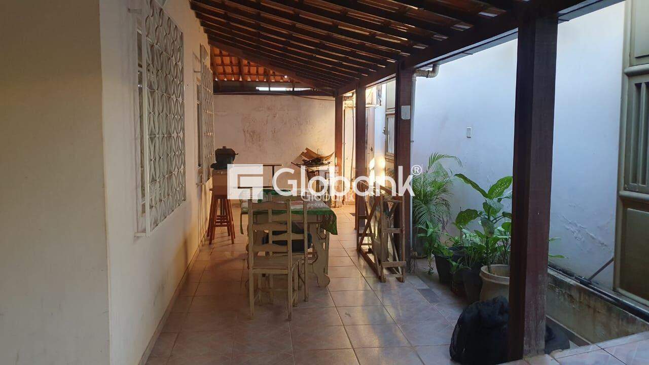 Casa 5 quartos à venda Morada do Parque 250m² Montes Claros MG: Varanda | Foto_migracao | 2